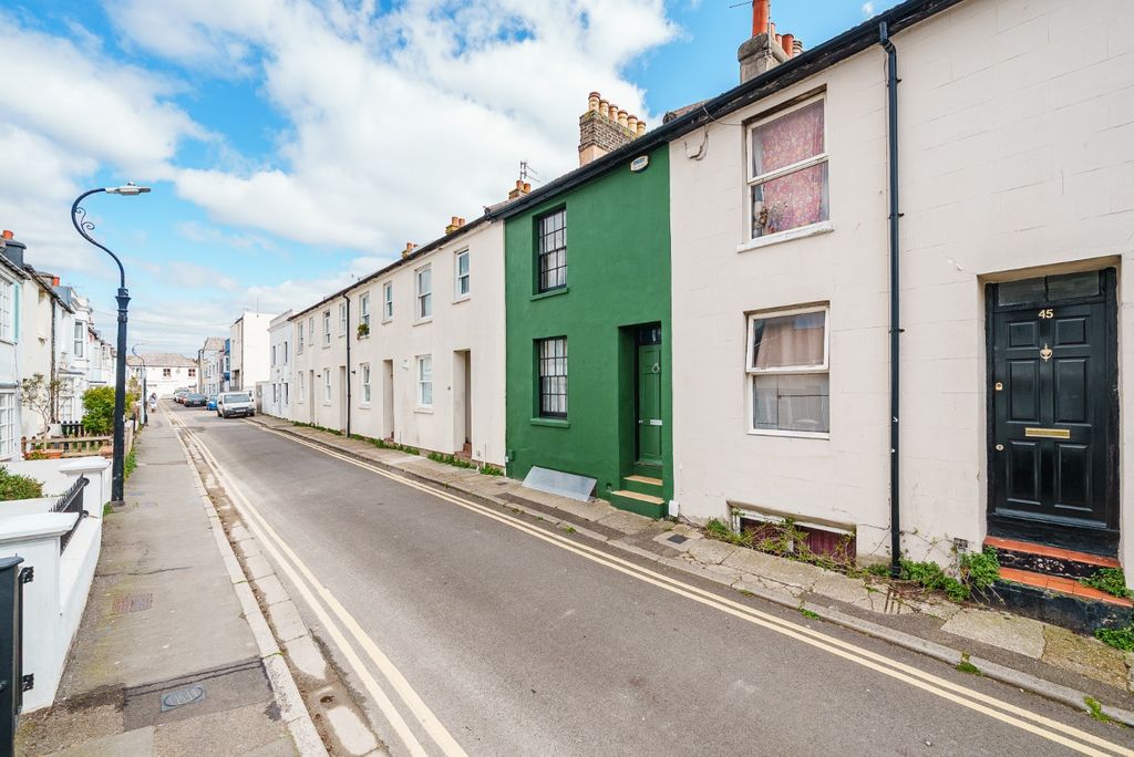 Property photo 1 of 11 5054930