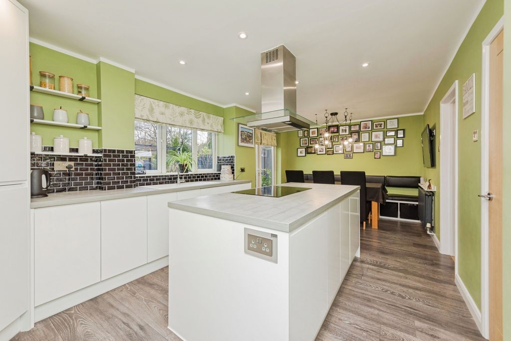 Property photo 2 of 27 Pbox-Img.Jpg