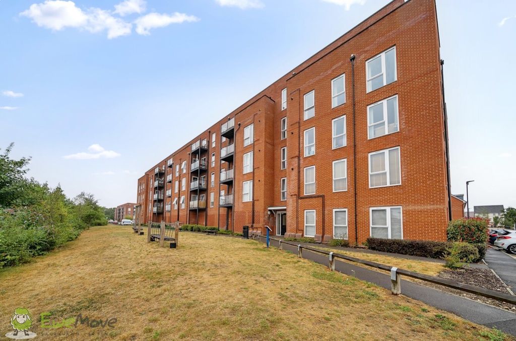 Property photo 1 of 29 Ewemove Estate Agents Basingstoke