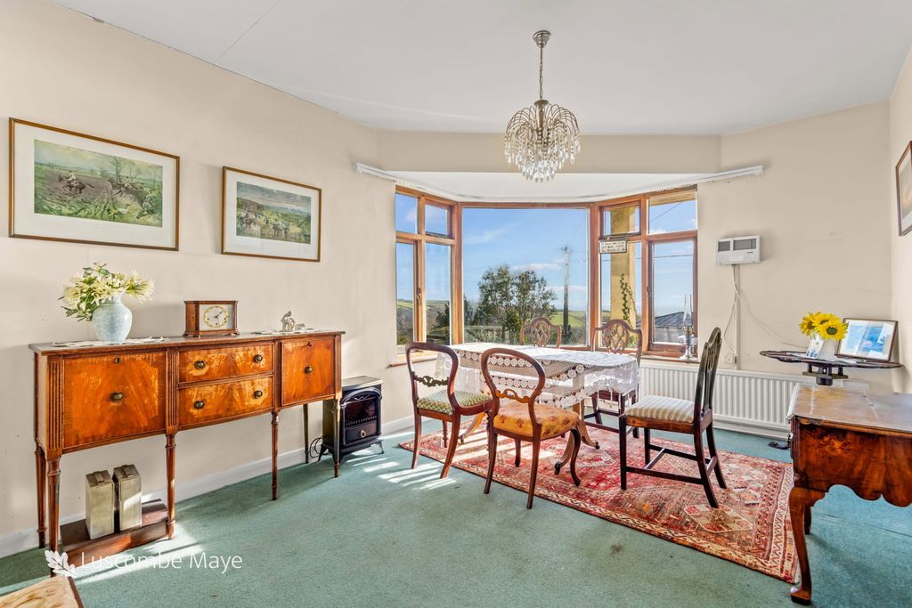 Property photo 3 of 11