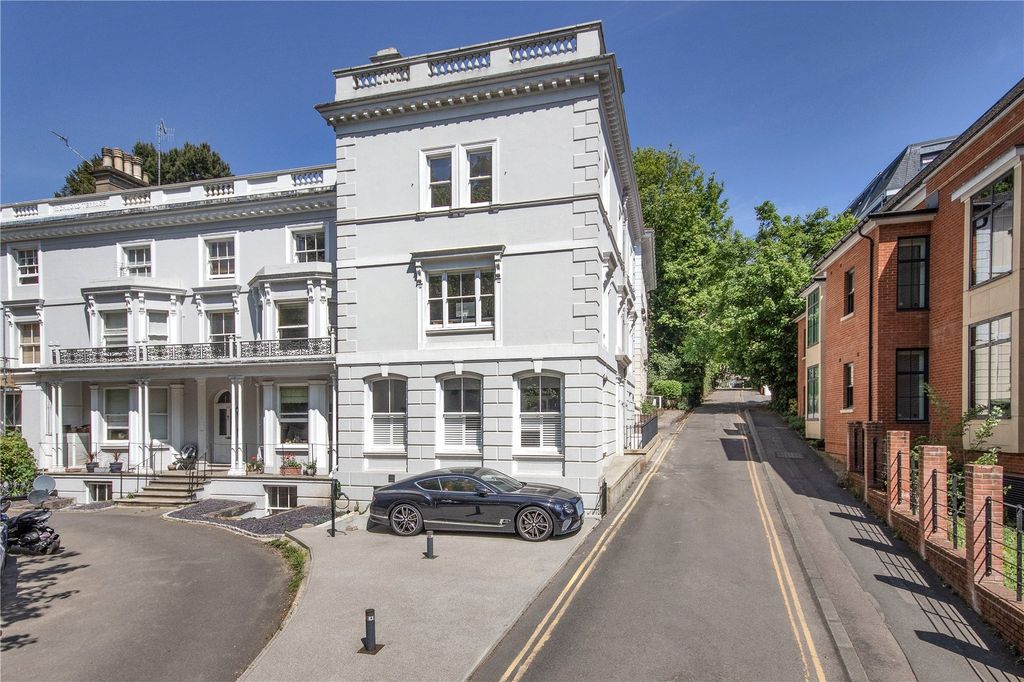 Property photo 1 of 24 Henrietta House