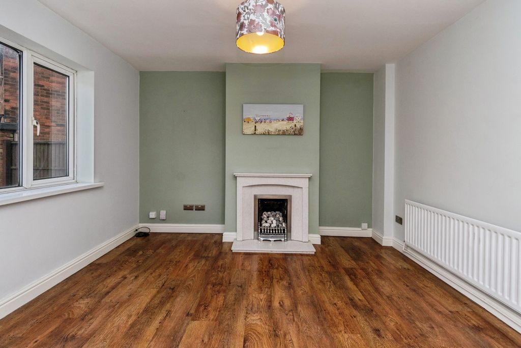 Property photo 3 of 19 Pbox-Img.Jpg