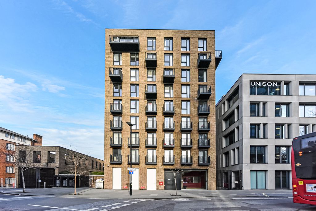 Property photo 1 of 9