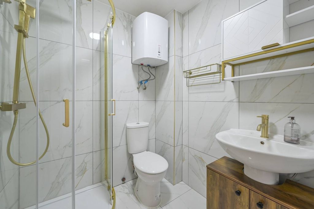 Property photo 1 of 4