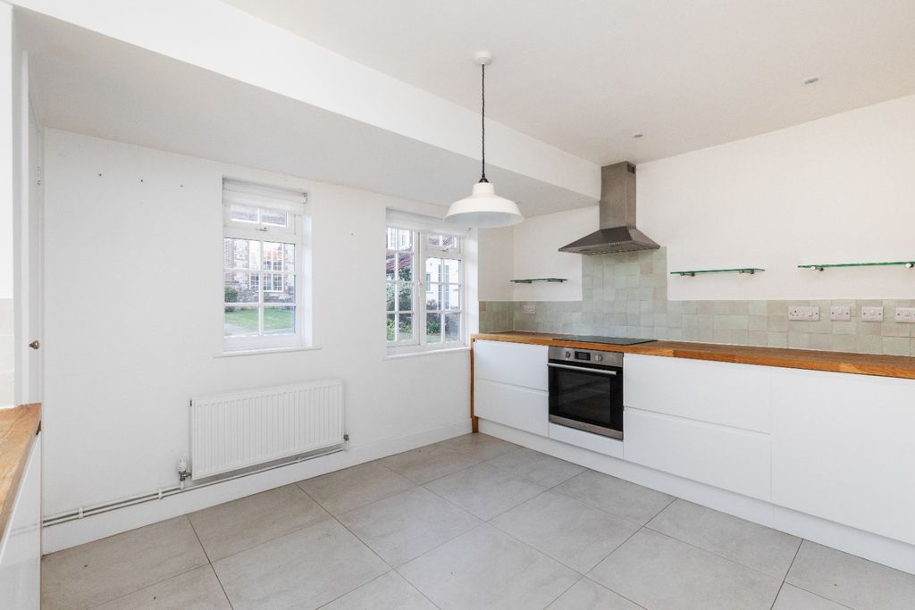 Property photo 3 of 11 4119936