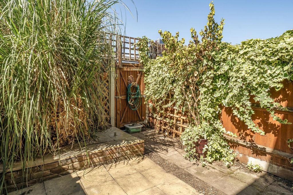 Property photo 3 of 14