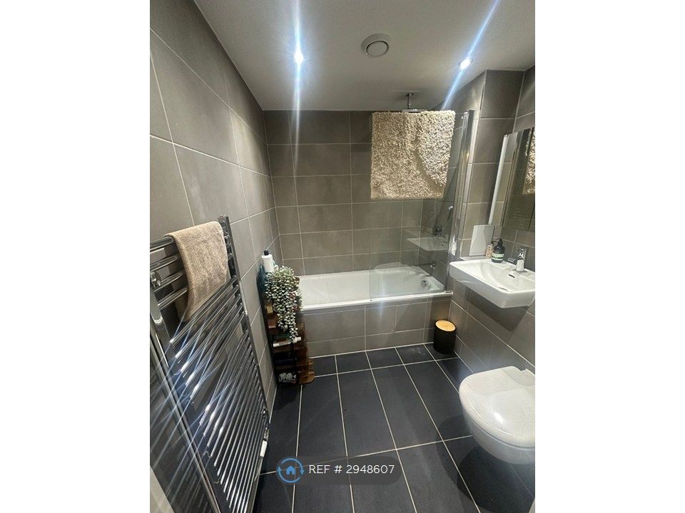 Property photo 3 of 12 Main Bathroom