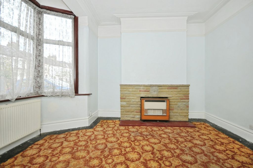 Property photo 3 of 17 Photo