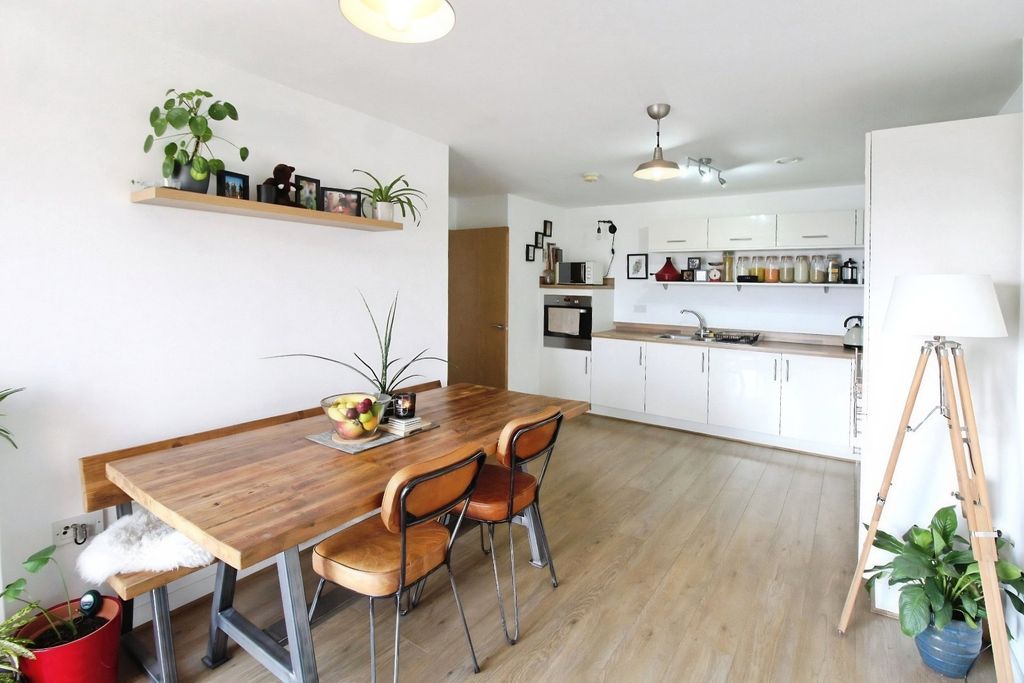 Property photo 1 of 11 Picture No. 21