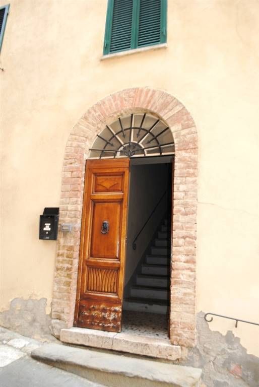 Property photo 2 of 30