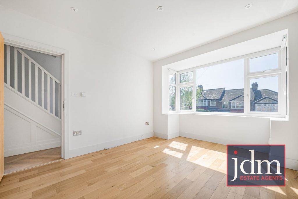 Property photo 1 of 19 Reception Room