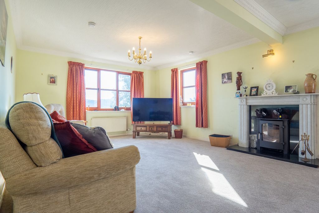 Property photo 3 of 49