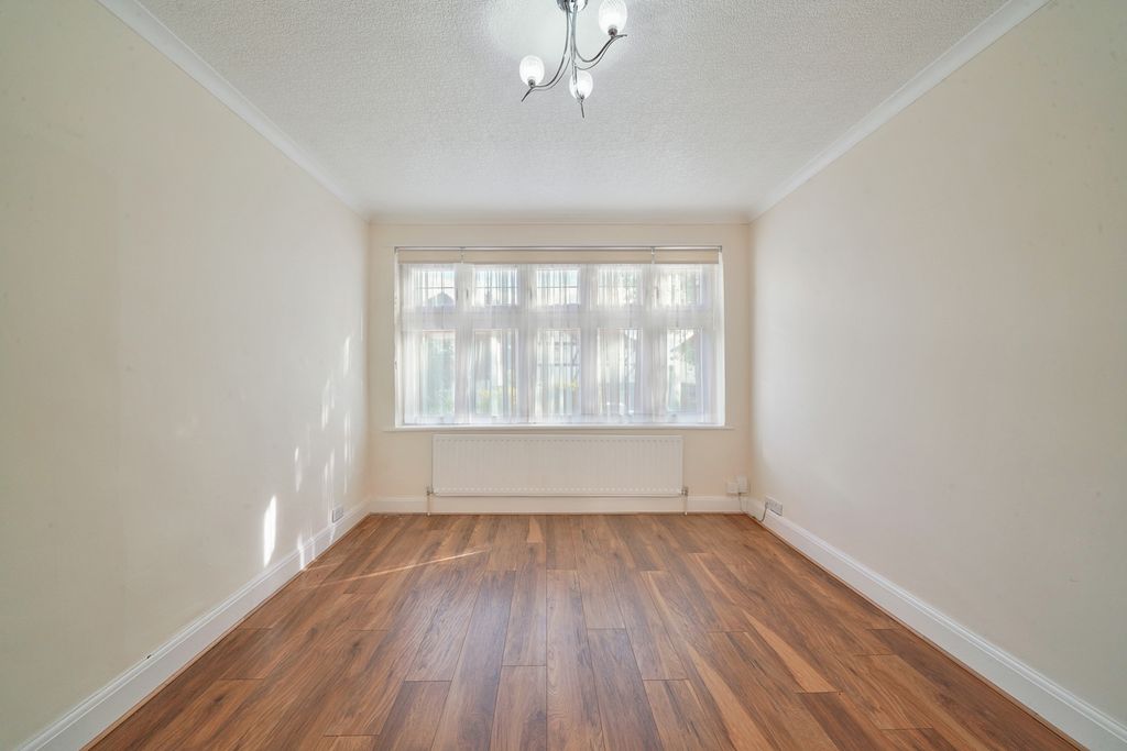 Property photo 3 of 16 Photo 9