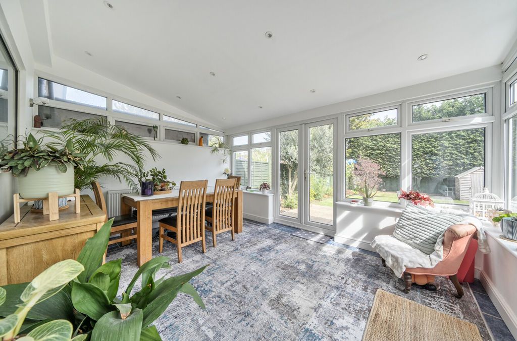 Property photo 3 of 17 Conservatory