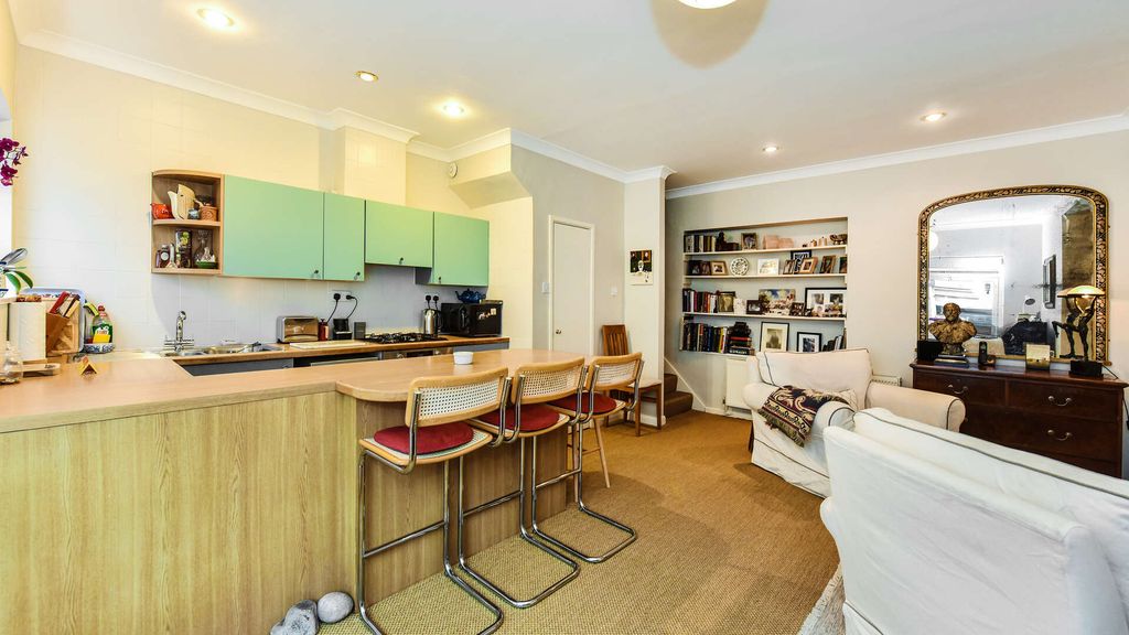 Property photo 3 of 9