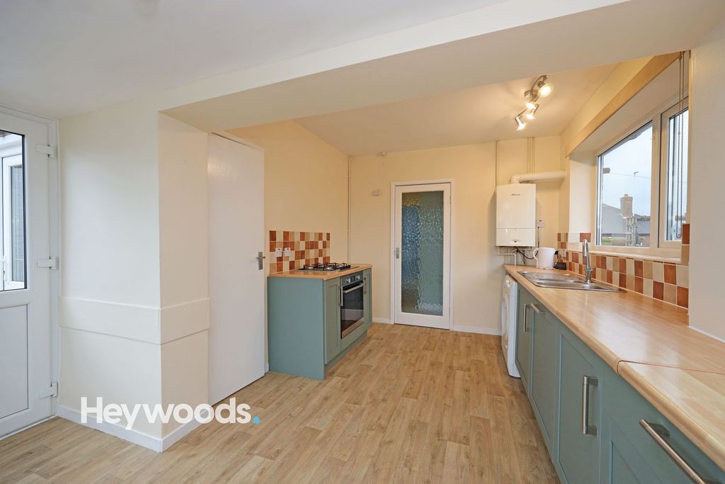 Property photo 3 of 25