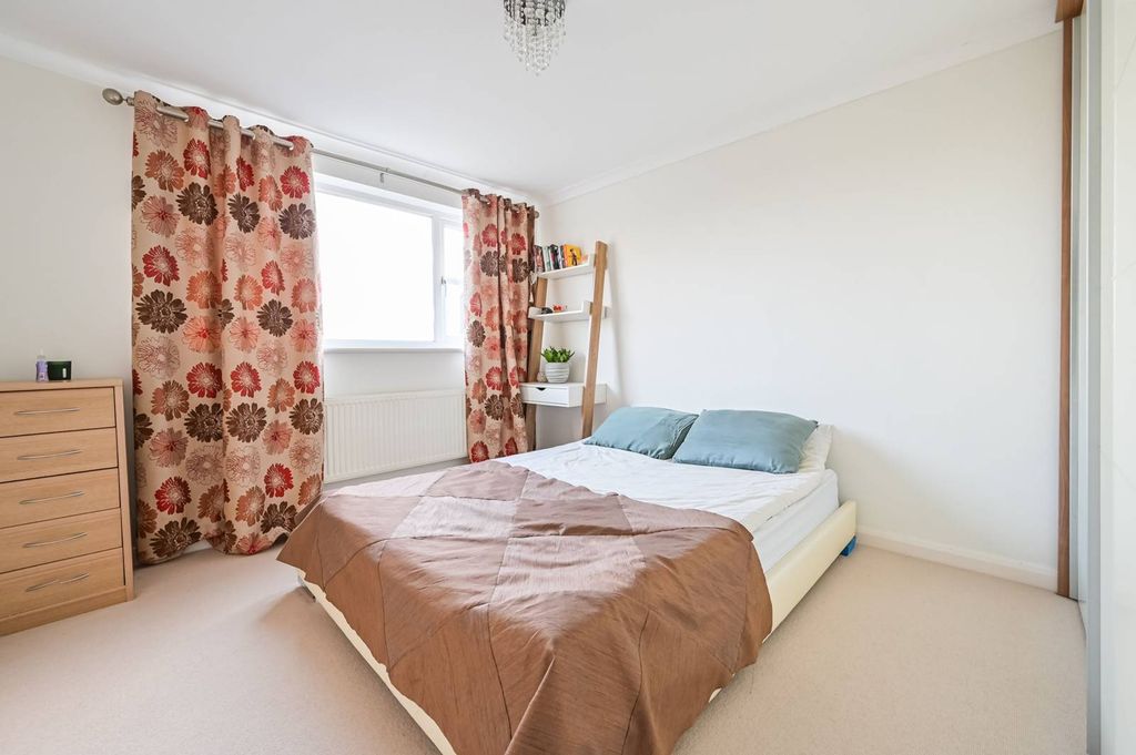 Property photo 3 of 20