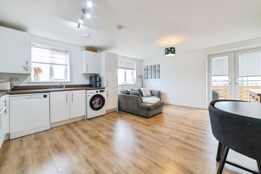 Property photo 2 of 18