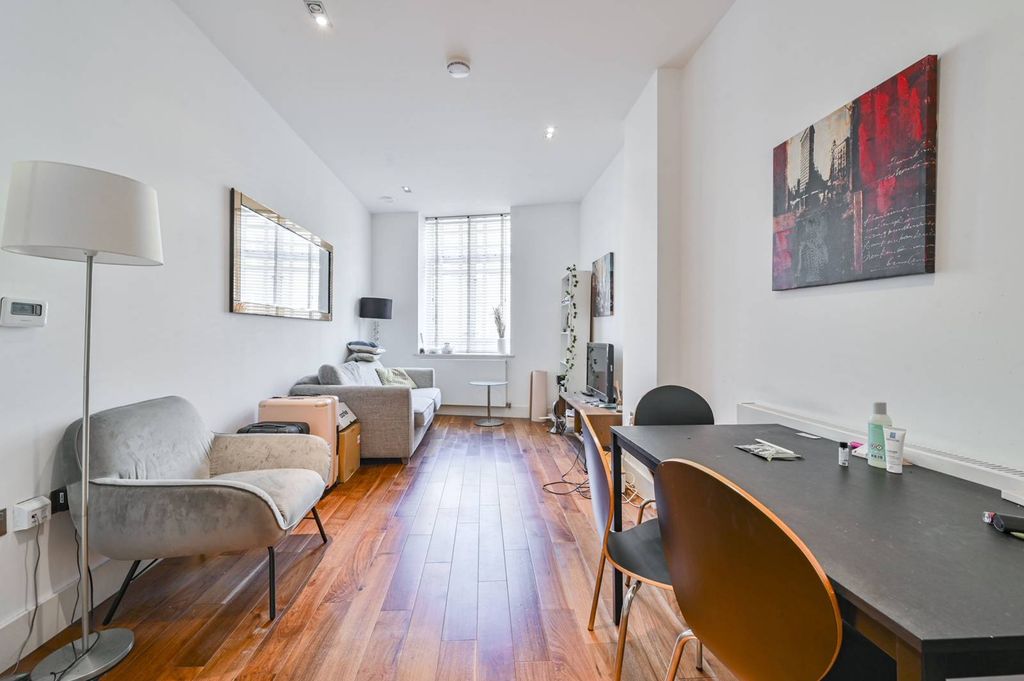 Property photo 3 of 7