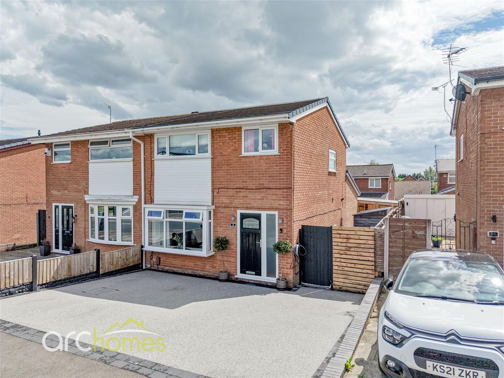 Property photo 1 of 32 Highfield-1.Jpg