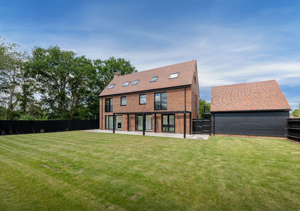 Property photo 2 of 9 The Holmbury Garden
