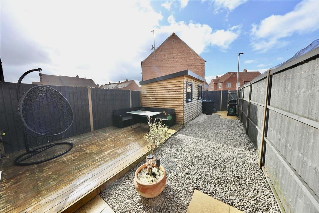 Property photo 3 of 18 Outside