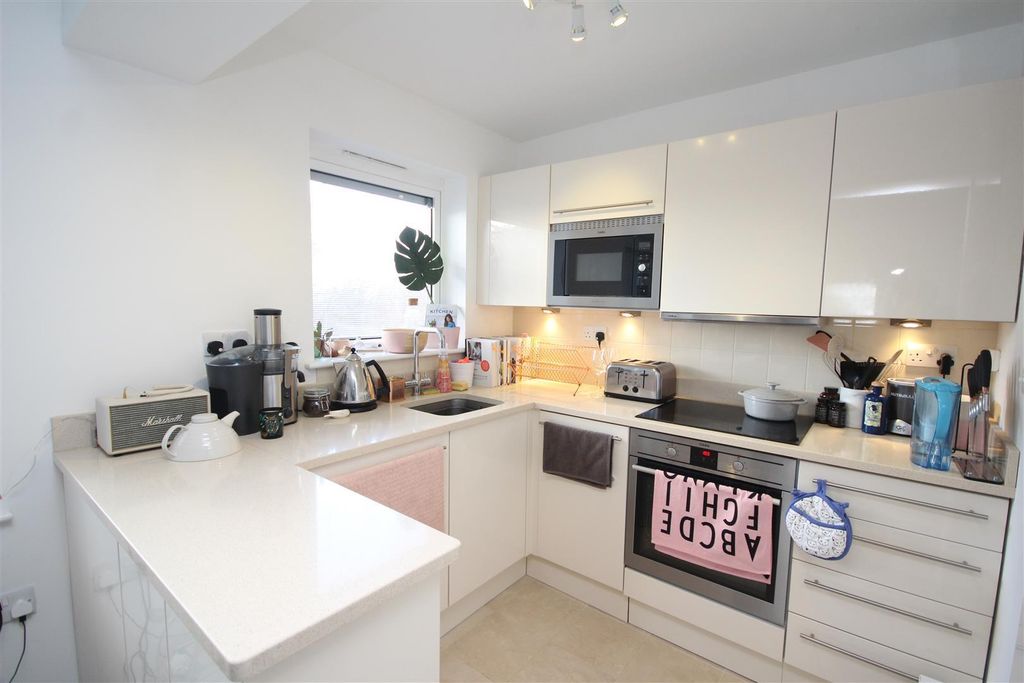 Property photo 2 of 5 Hvapcluh_Emi_K23-Mugzg.Jpg