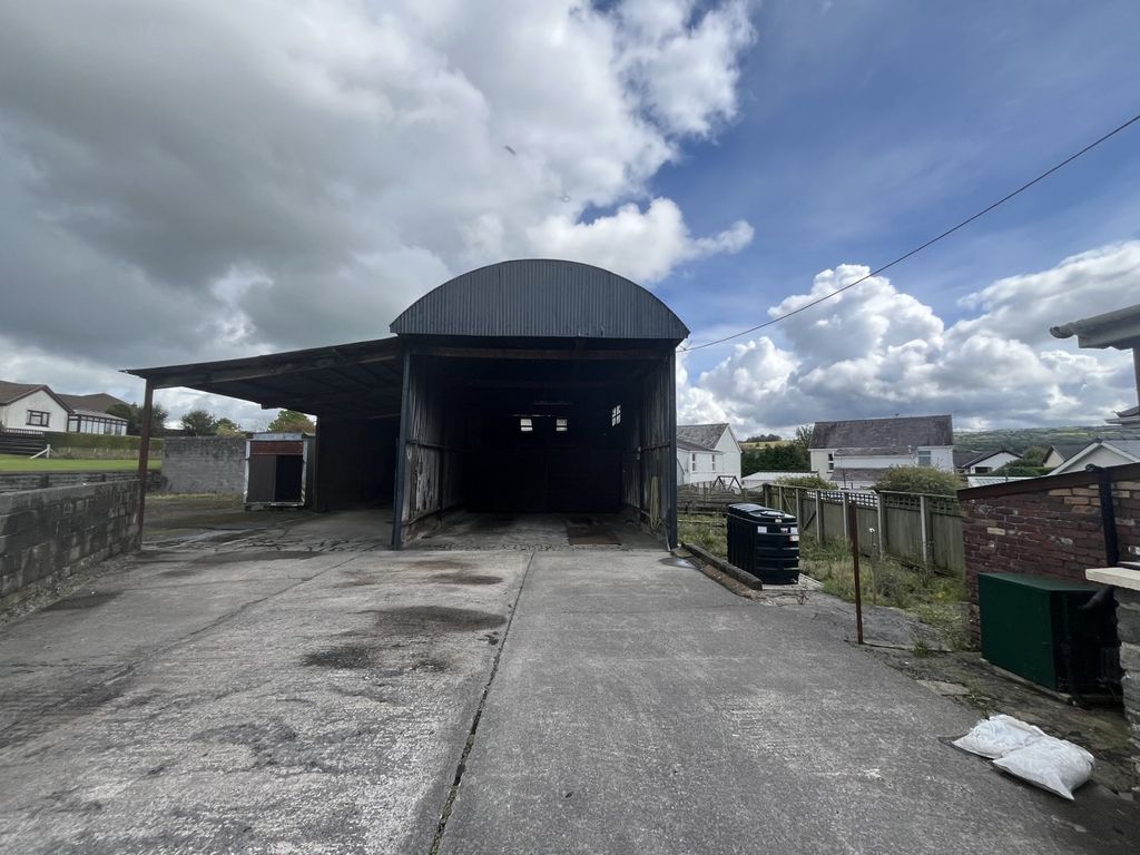 Property photo 2 of 18 Not Specified