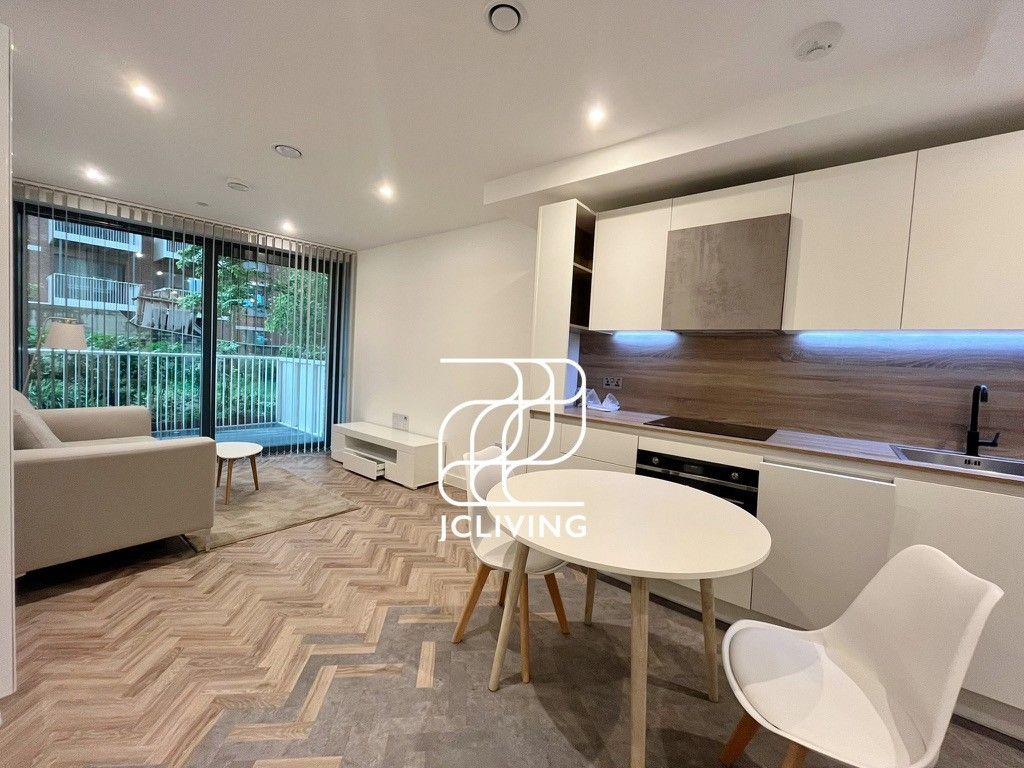Property photo 1 of 11 Skyline Apartments, London, E3