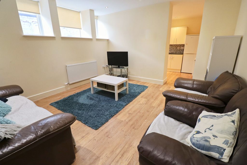 Property photo 2 of 11 Photo 4