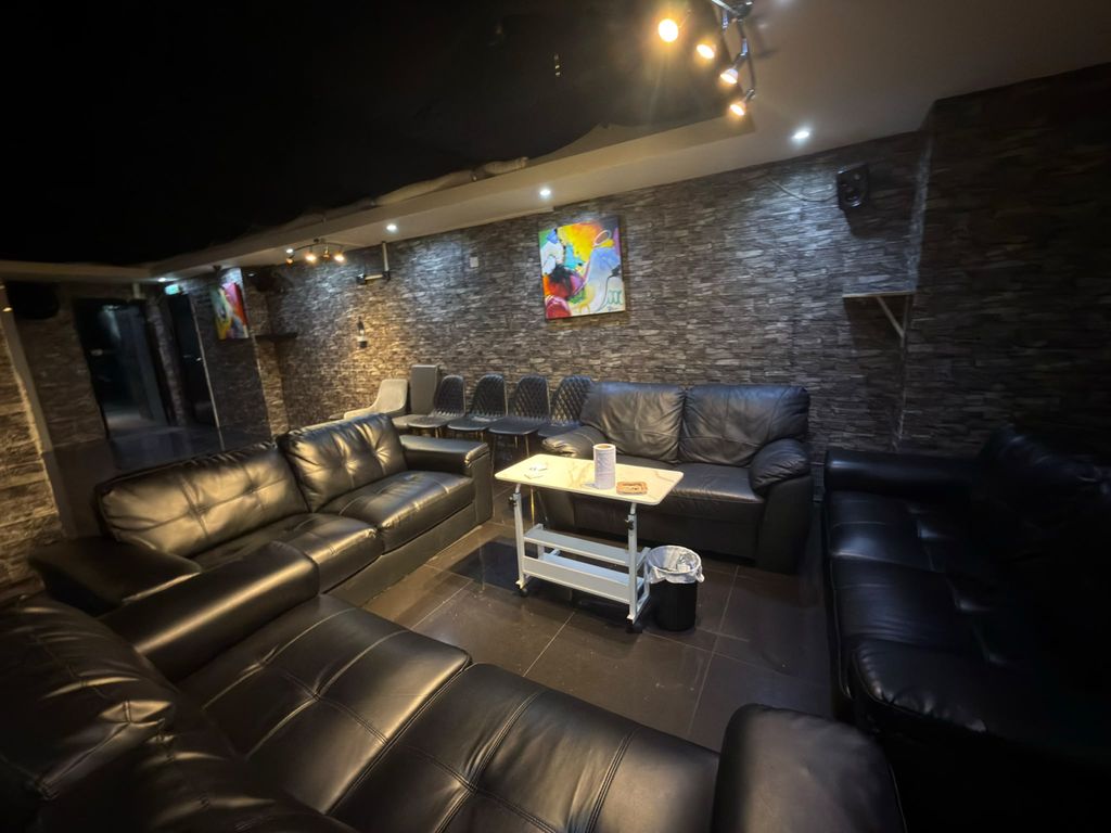 Property photo 1 of 10 Basement To Let Located Next To Gants Hill Station - £1550