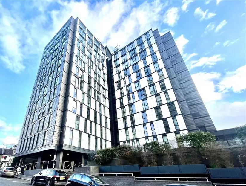 Property photo 1 of 11