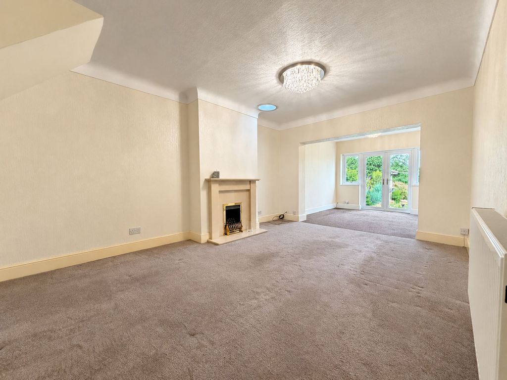 Property photo 3 of 16 Living Room