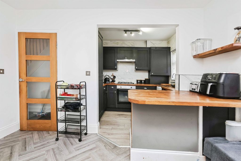 Property photo 2 of 18