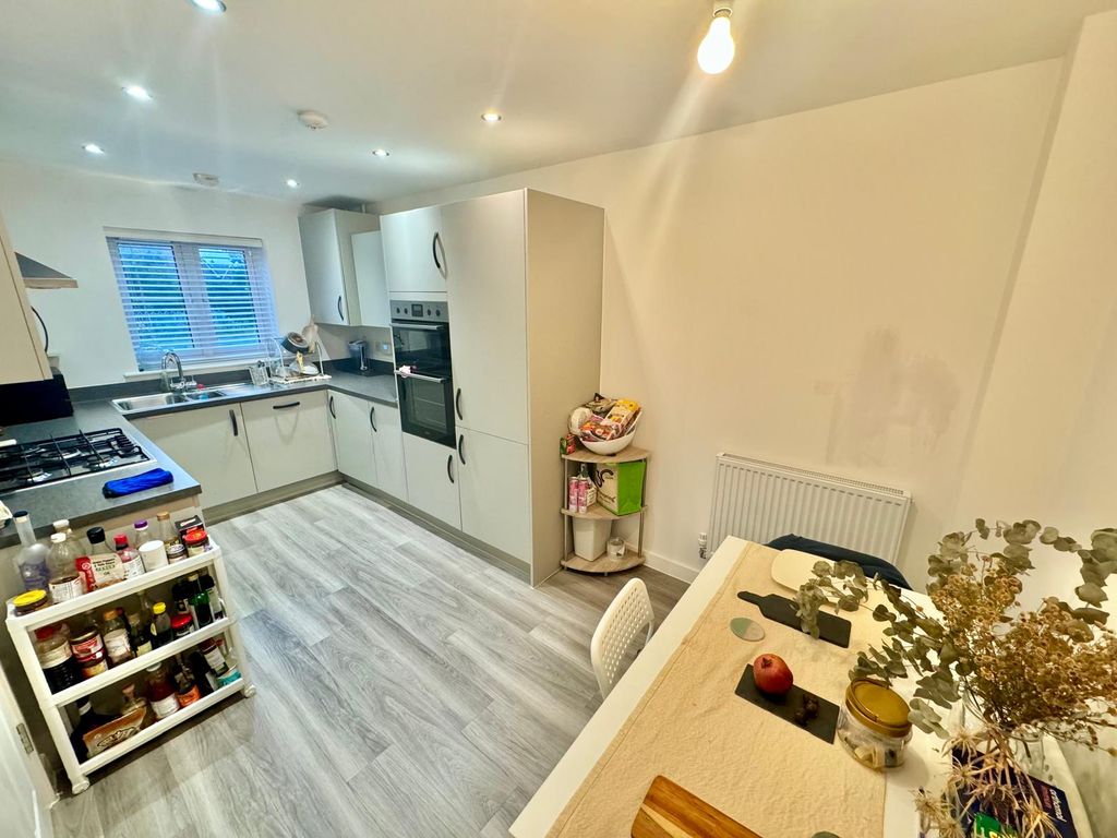 Property photo 3 of 22 Image