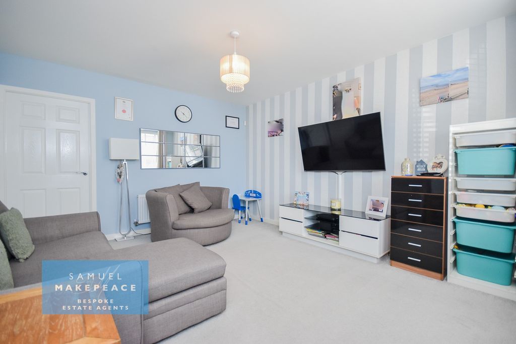 Property photo 3 of 27 Gallery