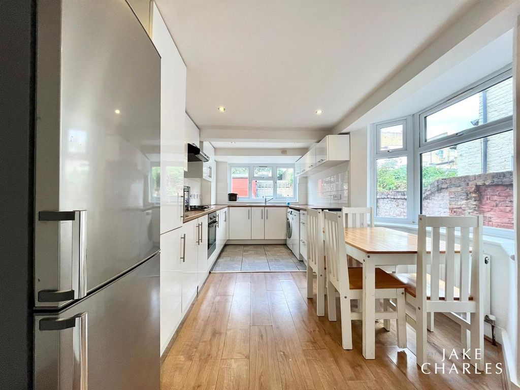 Property photo 3 of 23 c29Fd8Ca-B6c2-48B4-Bf83-30Ca246d18Db.Jpg