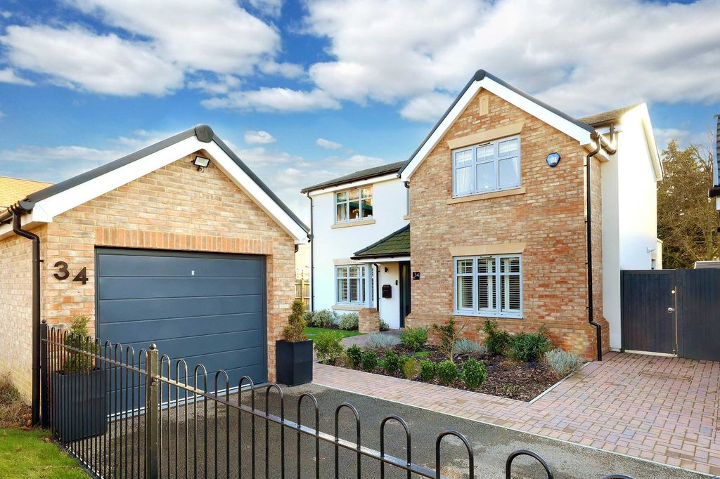 Property photo 1 of 19 Picture No. 04