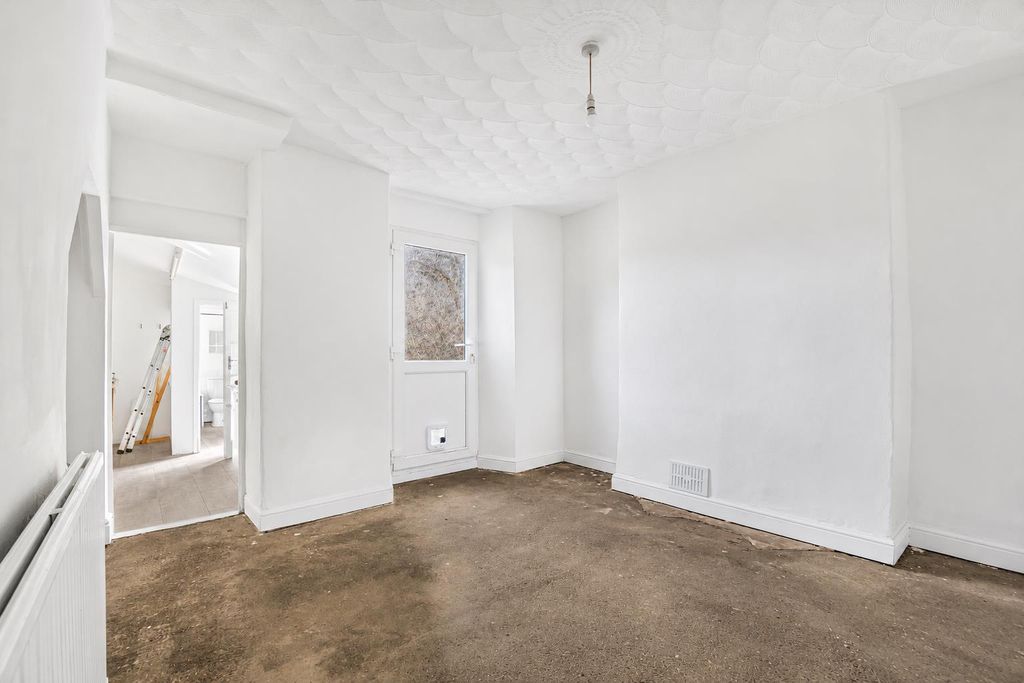 Property photo 2 of 18 Dining Room