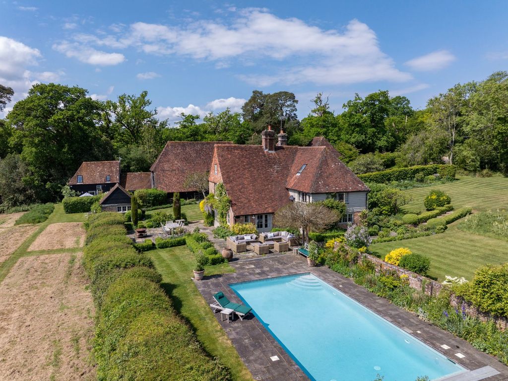 Property photo 3 of 24 House And Pool