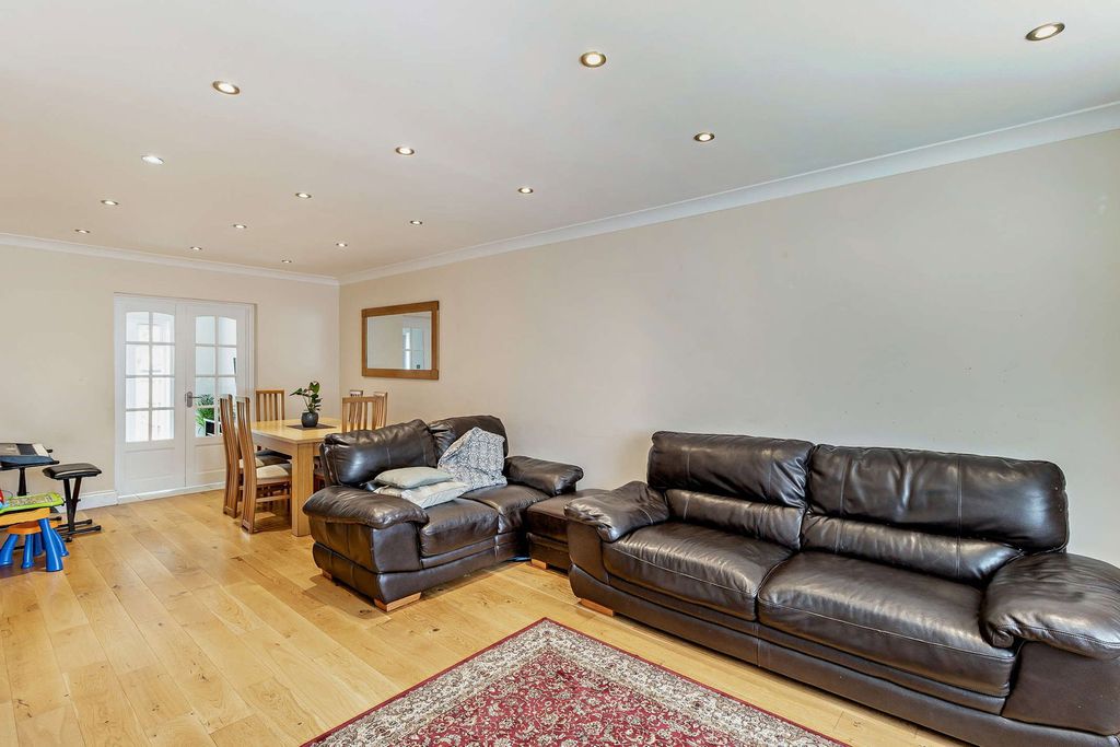 Property photo 3 of 13