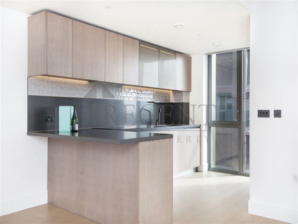 Property photo 3 of 13 Kitchen