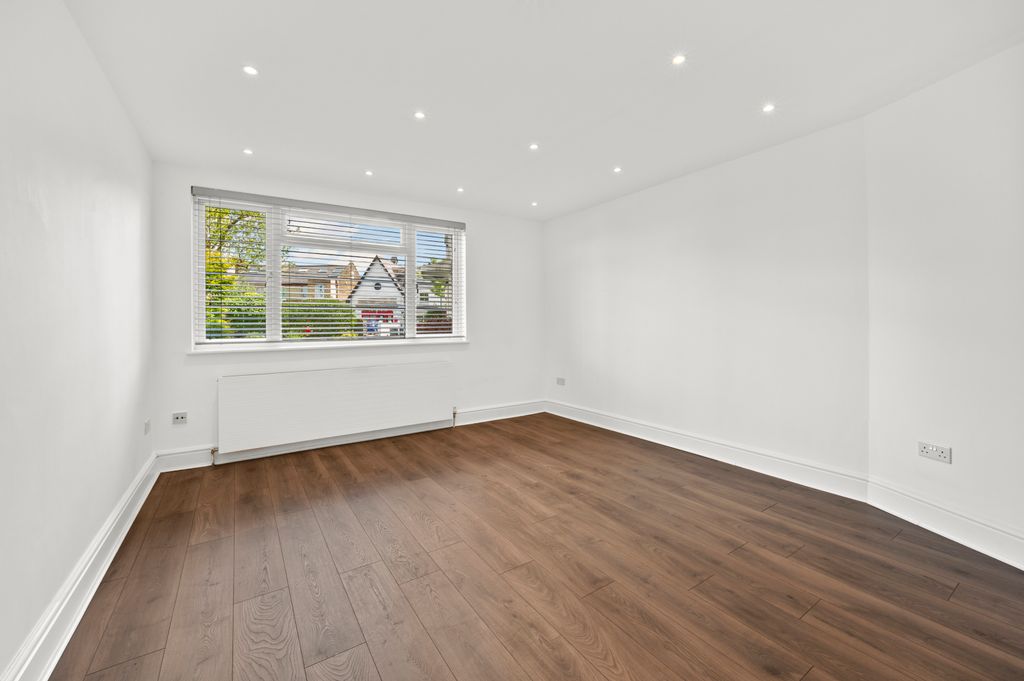 Property photo 3 of 16 Picture No. 09
