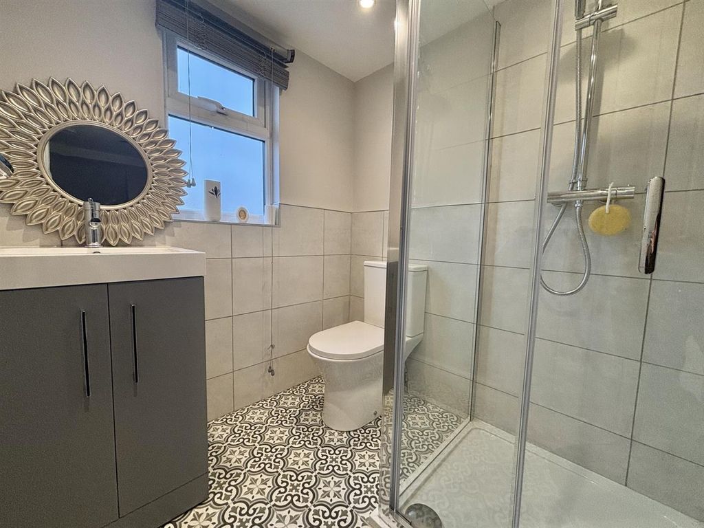 Property photo 2 of 9 Up Bath 13D.Jpg