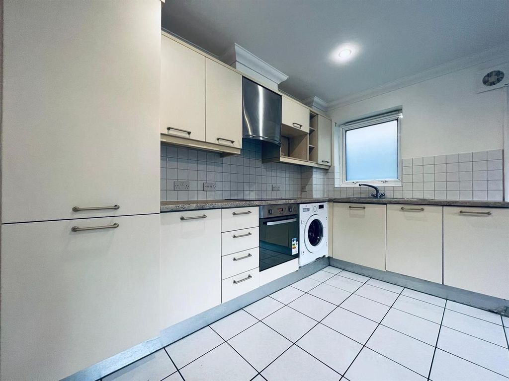 Property photo 2 of 18 To Let, Rent - 2 Bed In Campbell Road, London, E3 - Maxwellproperties.Co.uk