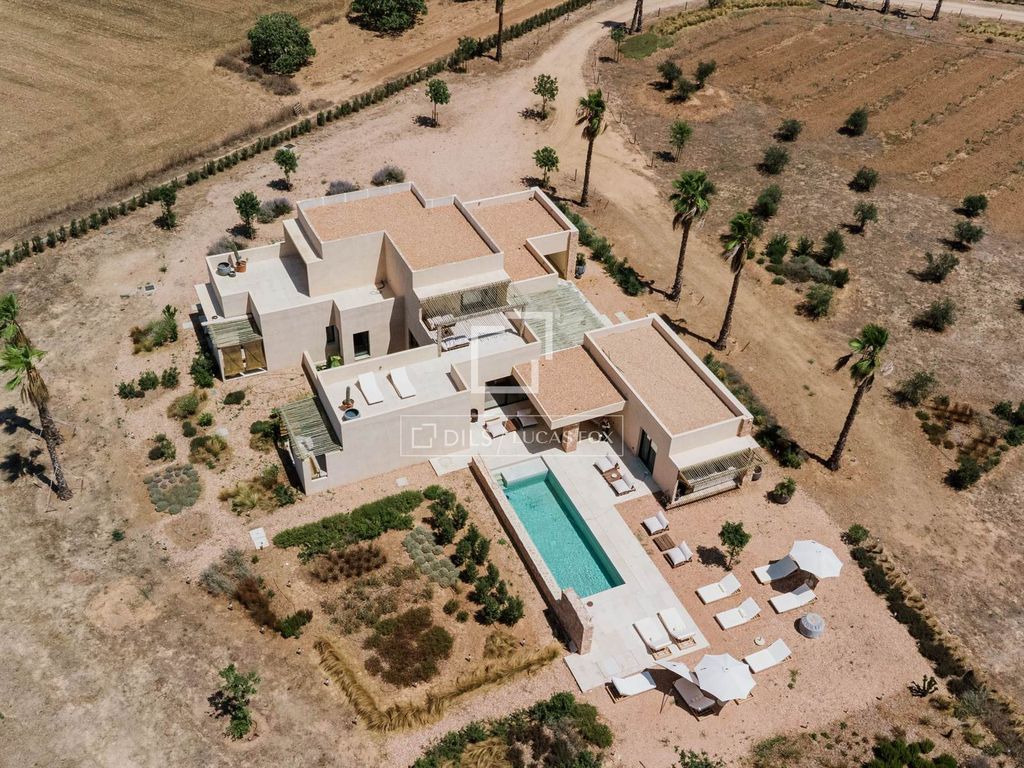 Property photo 1 of 64