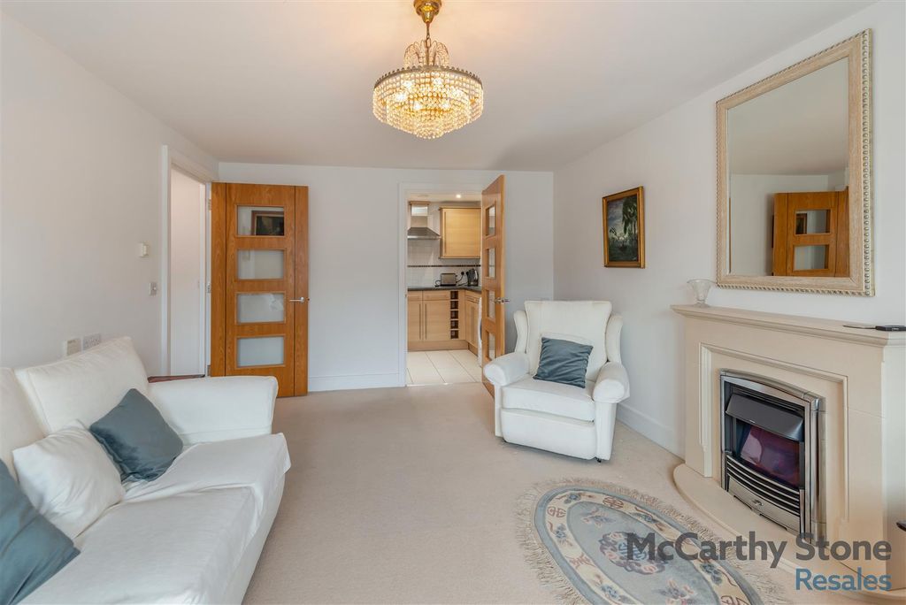 Property photo 3 of 17 8660891-Interior04.Jpg