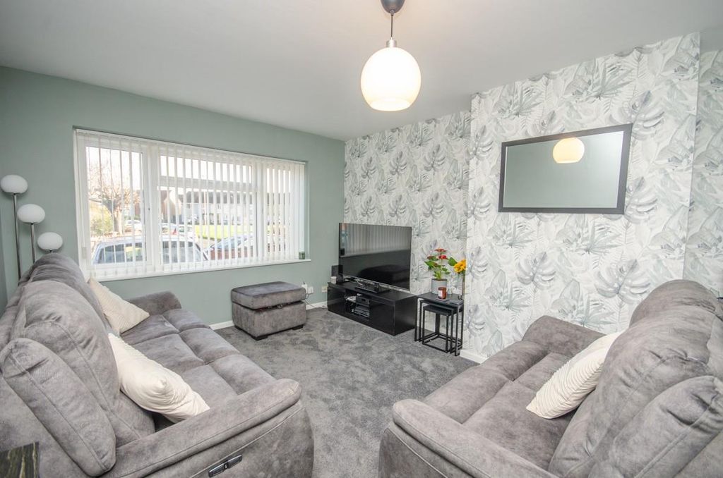 Property photo 3 of 20 Lounge.Jpg