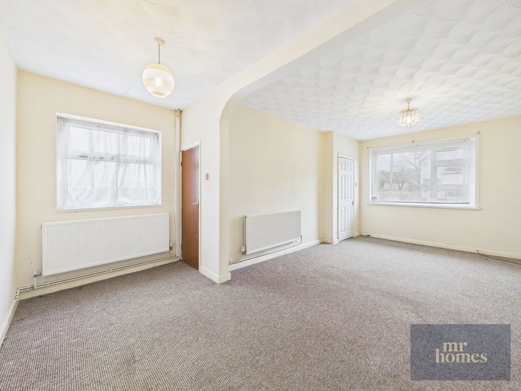 Property photo 3 of 28