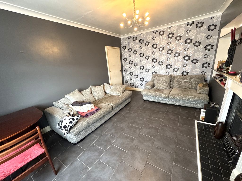 Property photo 3 of 10 3